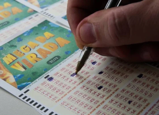 Mega da Virada 2023 tem números sorteados; prêmio é de R$ 588 milhões