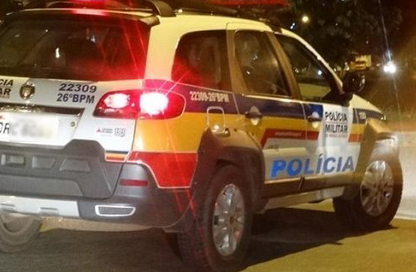 Adolescente tem bolsa roubada durante a madrugada em Pedro Leopoldo
