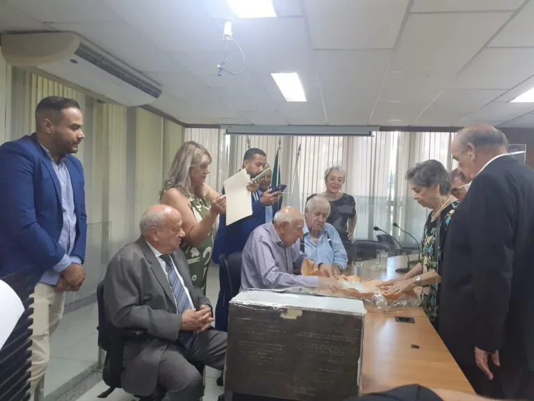 Câmara abre cápsula do tempo e inaugura novas instalações no centenário de Pedro Leopoldo
