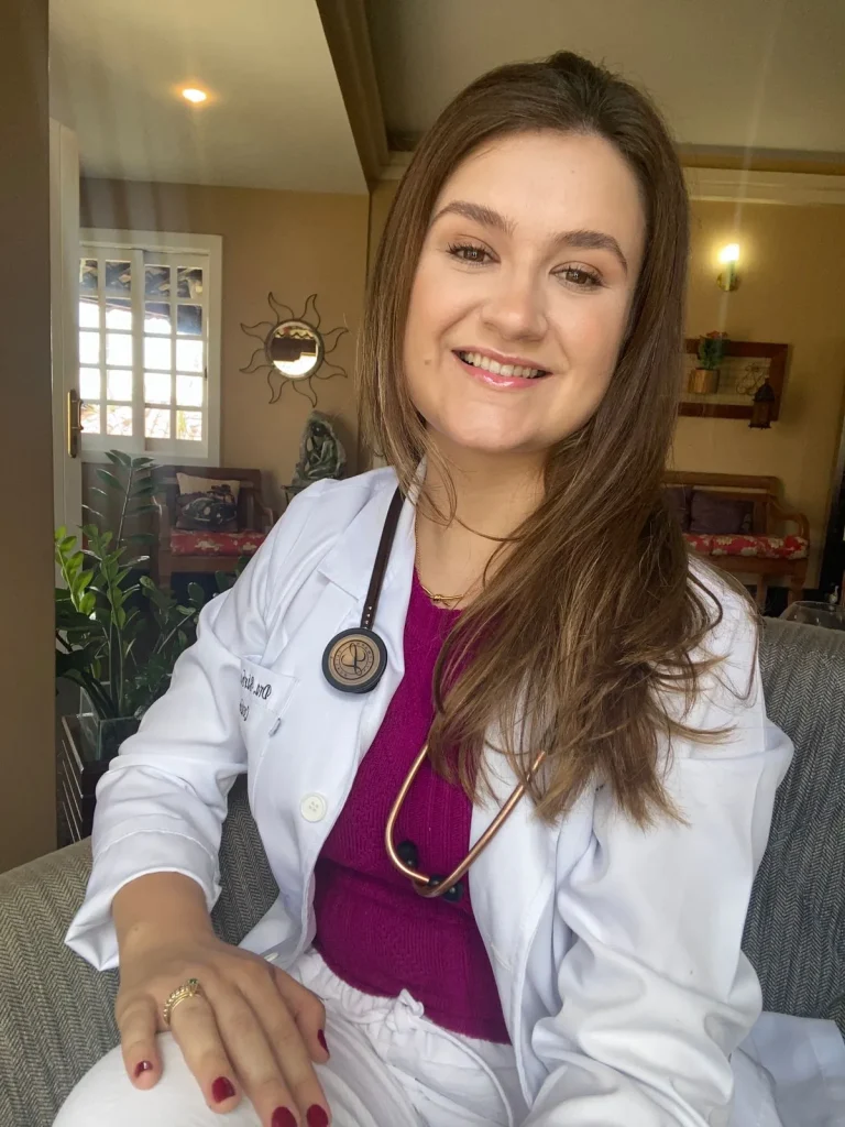 Dra. Bárbara Diniz Storino: Cardiologista passa atender na Clínica Bom Jesus em Matozinhos