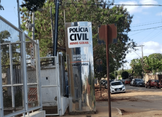 Ladrões invadem casa e furtam duas motocicletas