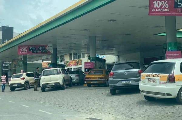 Veículo é furtado no pátio de Posto de Combustível na madrugada desta segunda-feira