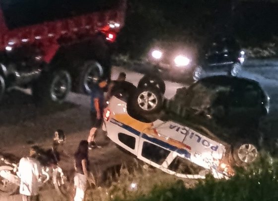 Viatura policial capota após grave acidente na MG-424