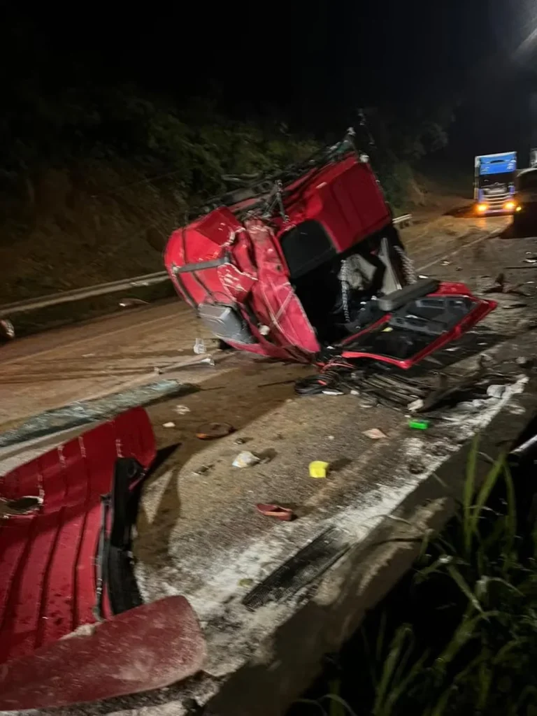 Durante a madrugada dois acidentes na BR-381 deixa ao menos 20 feridos na Grande BH