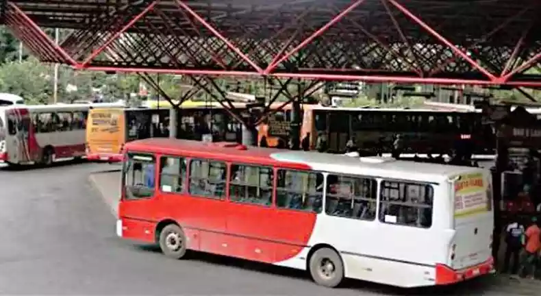 Polícia aborda seis indivíduos que pularam catraca e causaram tumulto em ônibus na MG-424, em Pedro Leopoldo