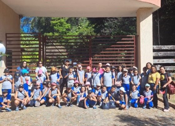 Alunos do Colégio Municipal Professor Eurico Viana Visitam Estação Ecológica da UFMG