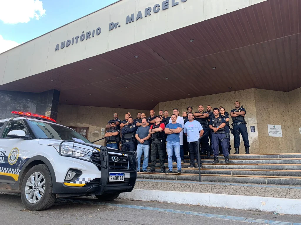 Guarda Civil Municipal se qualifica para o uso de armas de eletrochoque