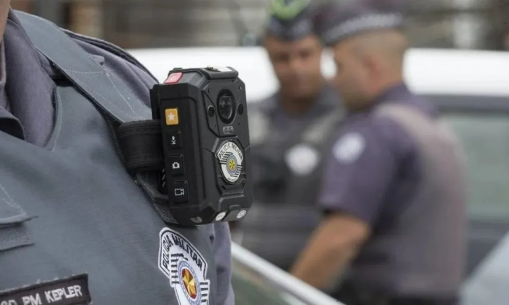 Maioria dos estados que adota câmeras corporais nas polícias usa gravação ininterrupta, aponta levantamento da USP