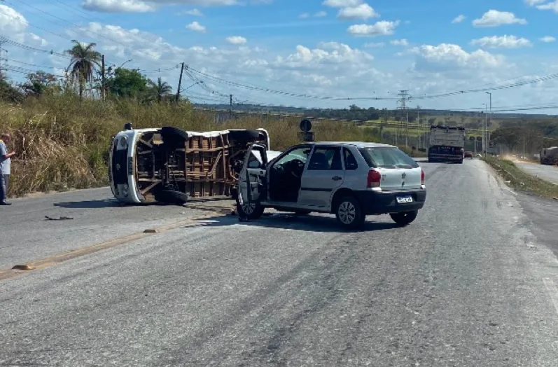 Tentativa de atravessar a MG-424 causou grave acidente em Pedro Leopoldo