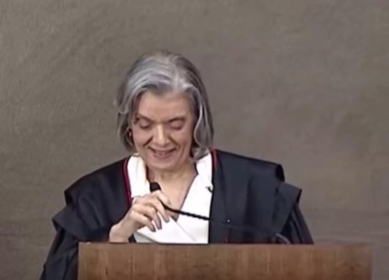 VÍDEO: Ministra Cármen Lúcia Toma Posse como Presidente do TSE
