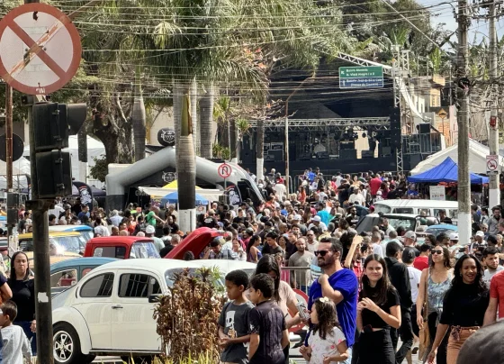 Encontro de Carros Antigos Agita Matozinhos e lota a praça do Rosário neste Domingo