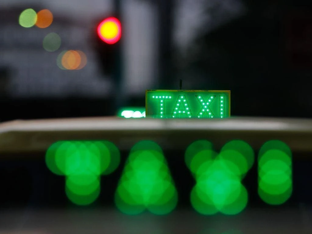 Taxista morre de infarto após ser assaltado e trancado no porta-malas