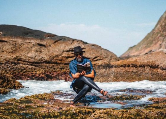 Cantor matozinhense Anderson Primo lança “Ocê, Oceano