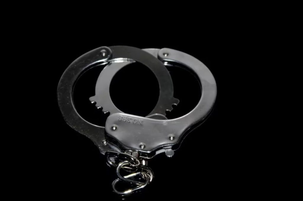 Homem com mandado de prisão é detido em abordagem policial em Pedro Leopoldo
