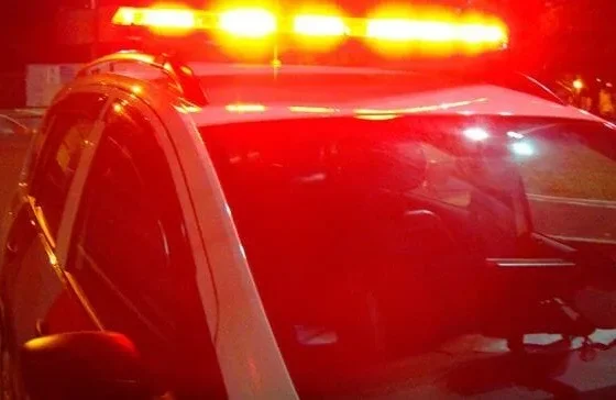 Homem é preso por violência doméstica, tráfico e posse ilegal de arma em Pedro Leopoldo