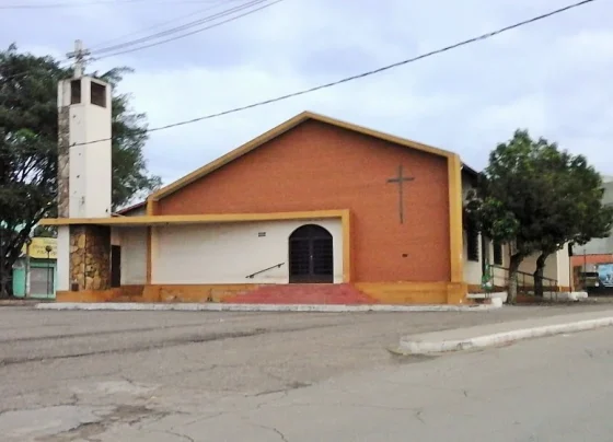 Desregulou! Igreja São Sebastião solta música às 5 horas da manhã,  incluindo tutorial que ensina a tocar violão e gera reclamação de moradores de vários bairros