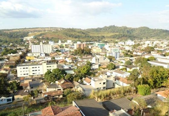 LEI DELEGADA? Apoio e oposição dividem opiniões em Pedro Leopoldo