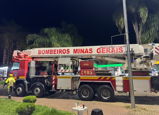 Drone da Polícia Militar fica preso em árvore durante operação e mobiliza Corpo de Bombeiros