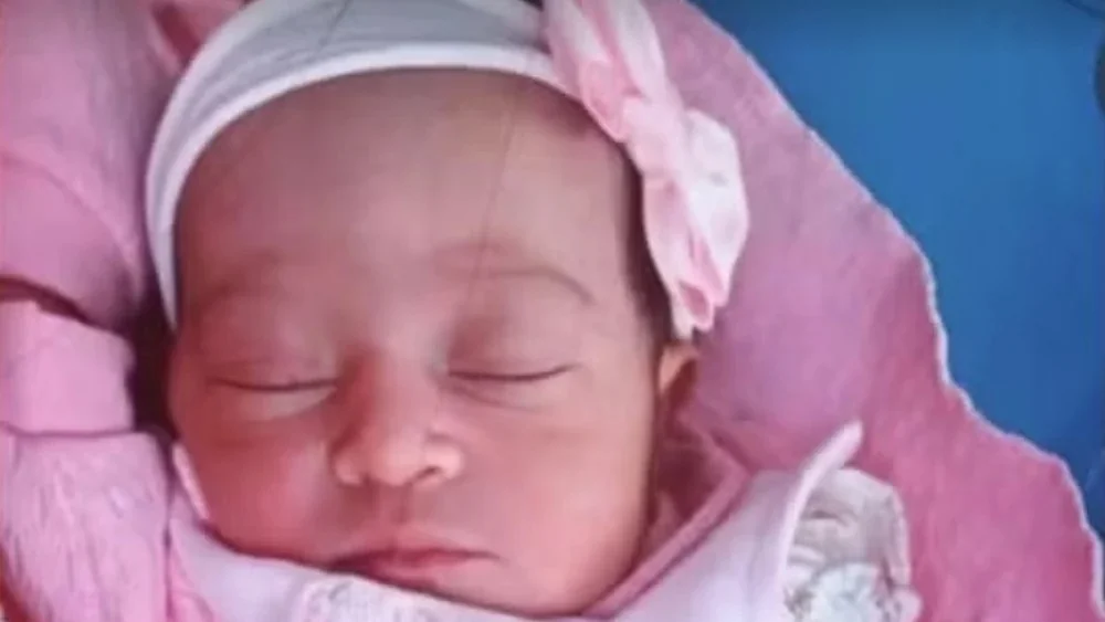 Corpo de bebê é encontrado em quintal dentro de caixa com sabão em pó