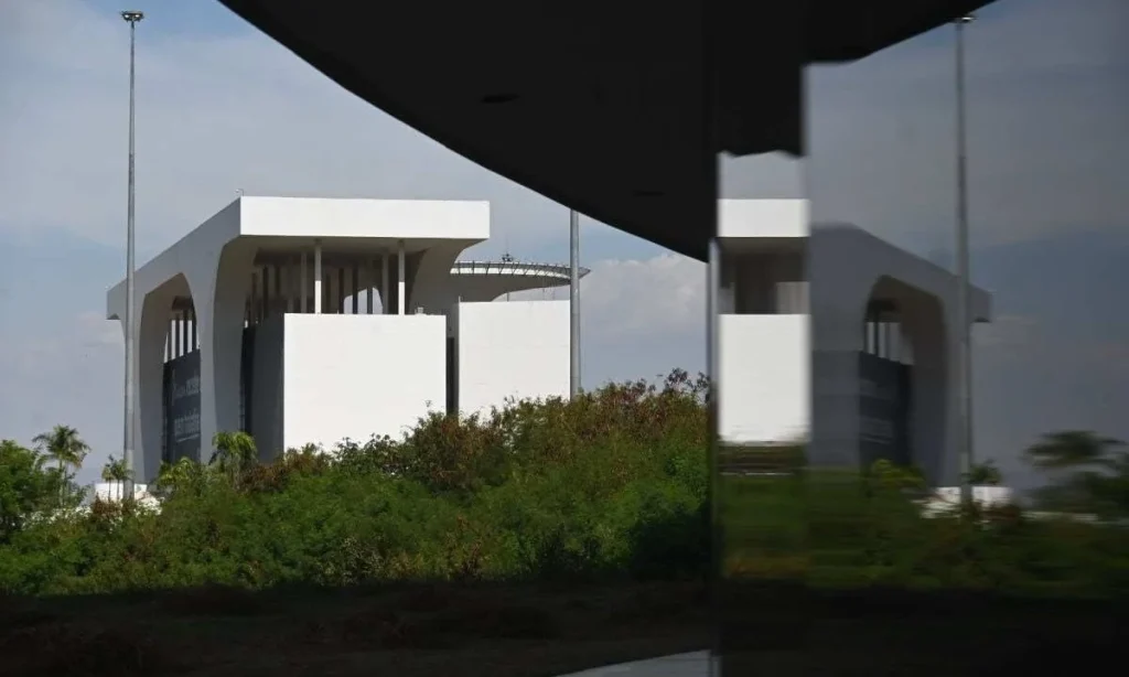 Zema analisa decisão do TCE sobre a MG-010 e MG-424 antes de nova concessão