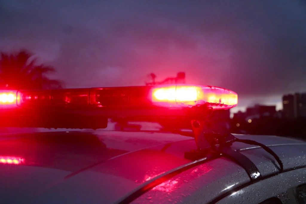 Homem é preso após roubo com faca em supermercado no Centro de Pedro Leopoldo