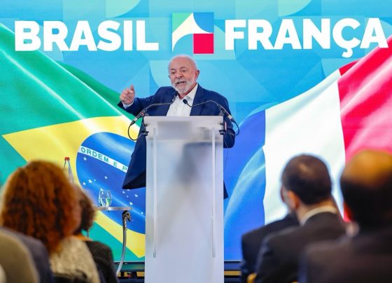 Lula defende viagens ao exterior e destaca retorno de investimentos ao Brasil