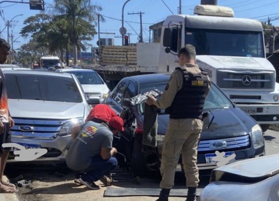 Tentativa de ultrapassagem pela direita causa acidente e bloqueia trânsito em Matozinhos
