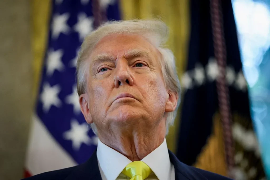 Tribunal decide que maioria das tarifas de Trump é ilegal, e ele reage