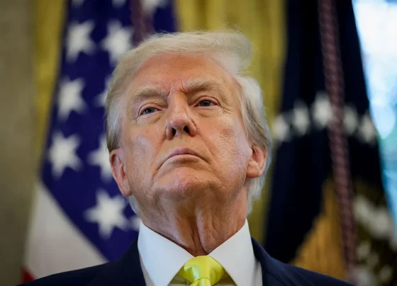 Tribunal decide que maioria das tarifas de Trump é ilegal, e ele reage