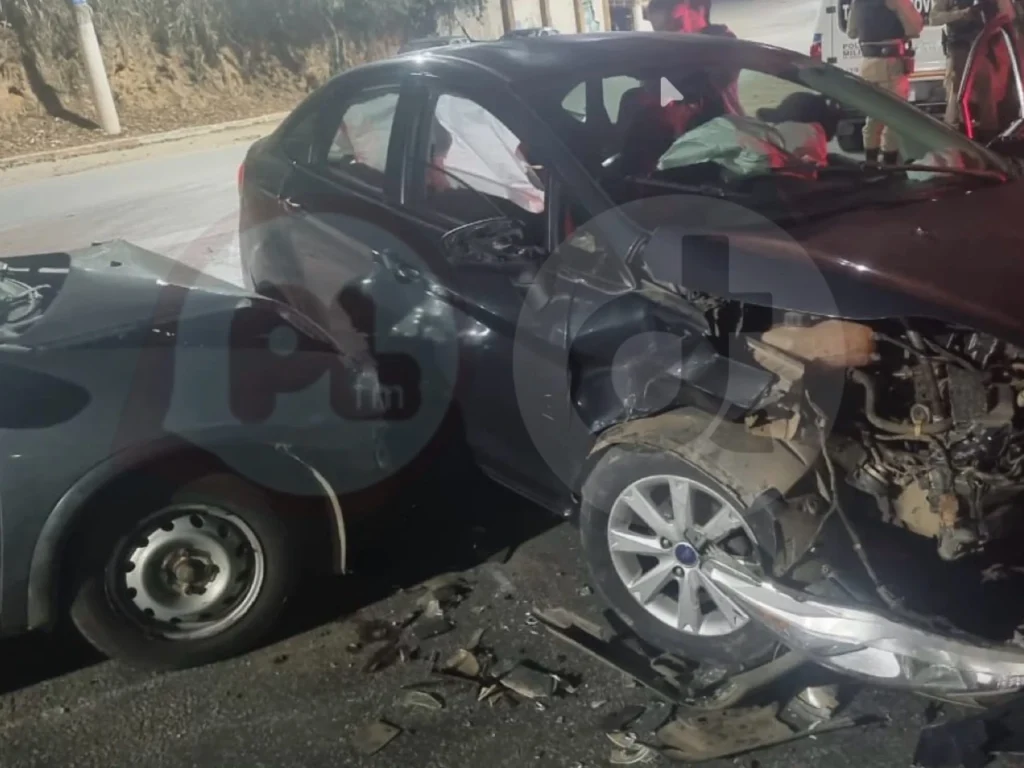 Acidente entre dois carros deixa passageiro ferido em Pedro Leopoldo