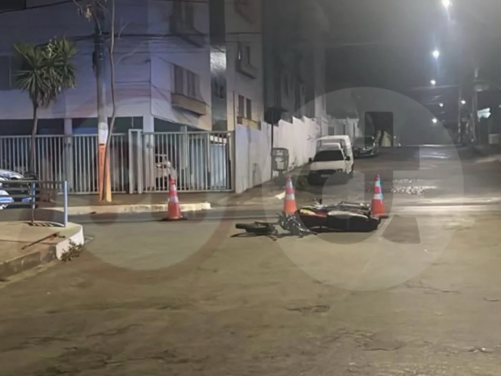 Colisão entre carro e motocicleta deixa mulher ferida em Sete Lagoas