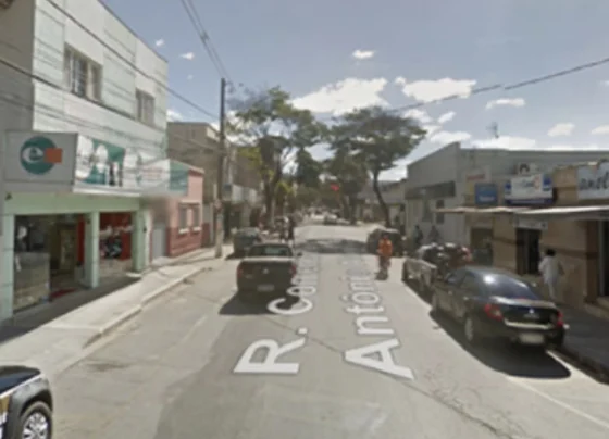 Interdição em Pedro Leopoldo: Rua Comendador Antônio Alves terá vagas de estacionamento bloqueadas para corte de árvore nesta quarta (10)