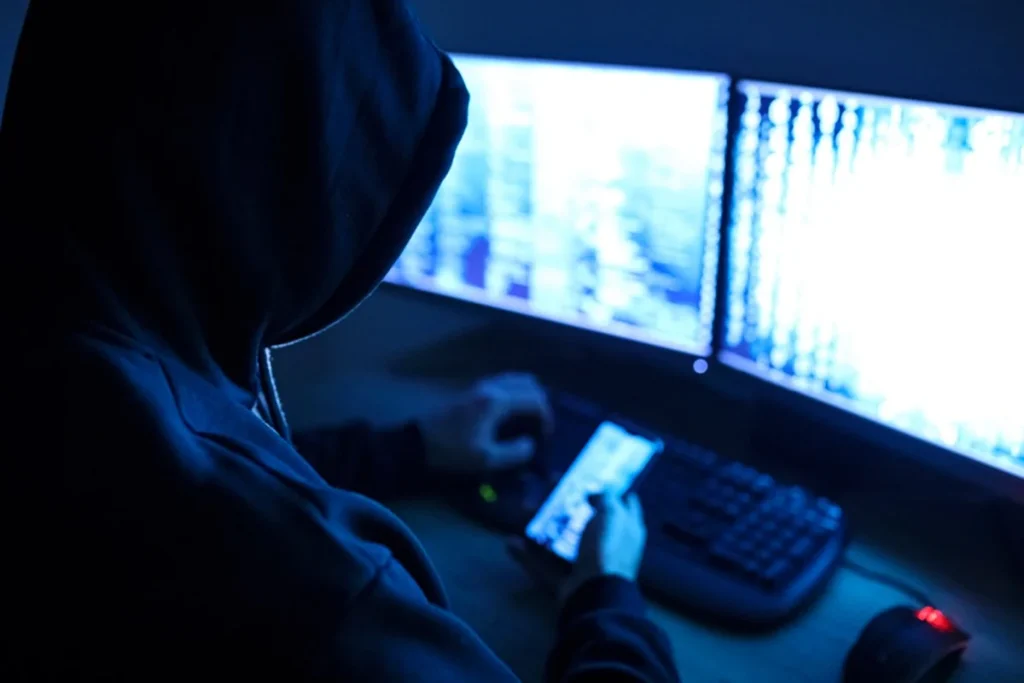 Max Net emite alerta sobre novo golpe com aplicativos falsos
