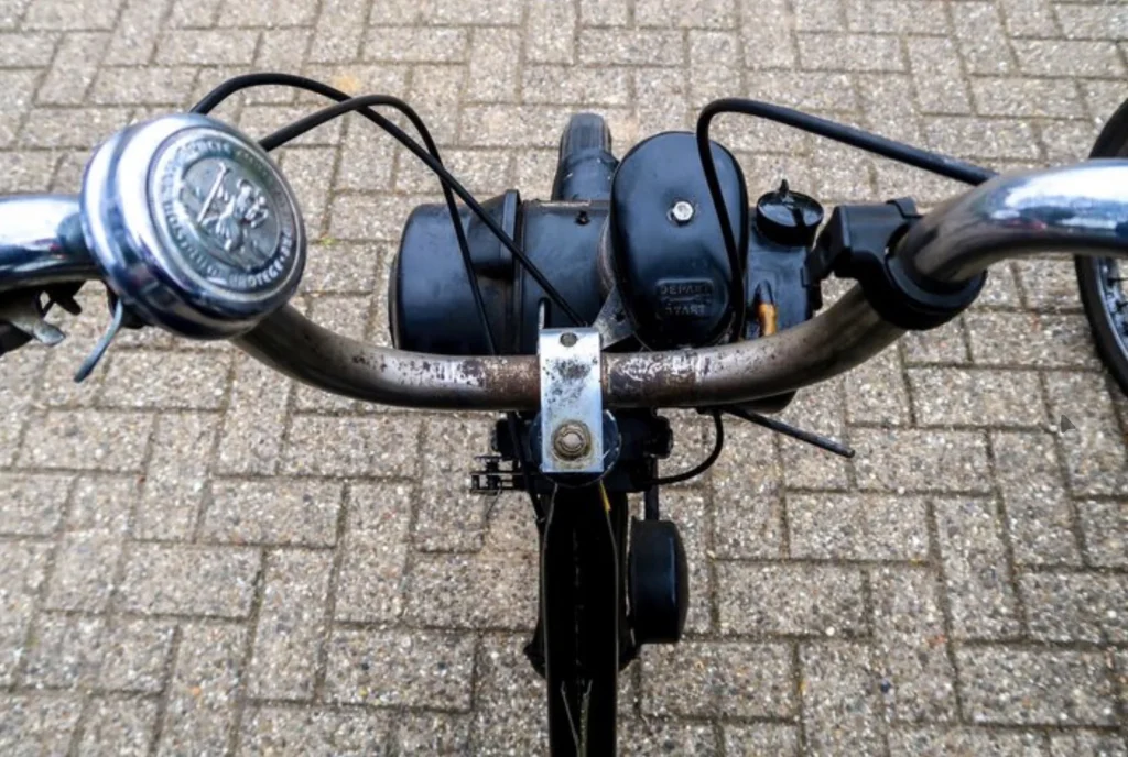 Operação da PM flagra adolescentes conduzindo bicicletas motorizadas no centro de Pedro Leopoldo