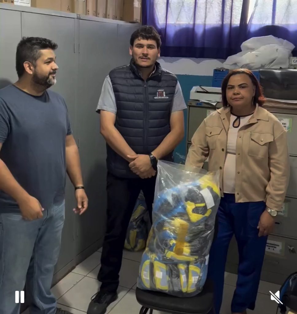 Prefeitura inicia entrega dos novos uniformes escolares em Matozinhos