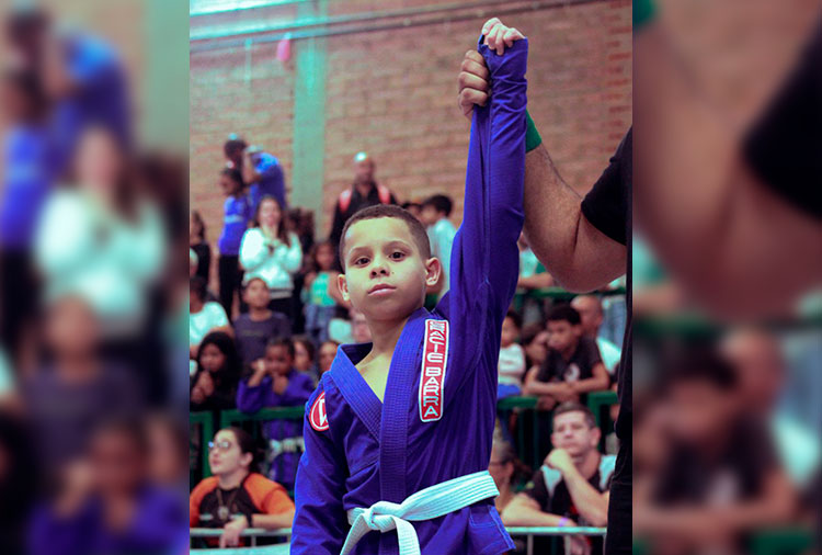 Jorge tem 10 anos e é medalhista em todas as competições que participou / Foto: arquivo pessoal / cedida ao SeteLagoas.com.br