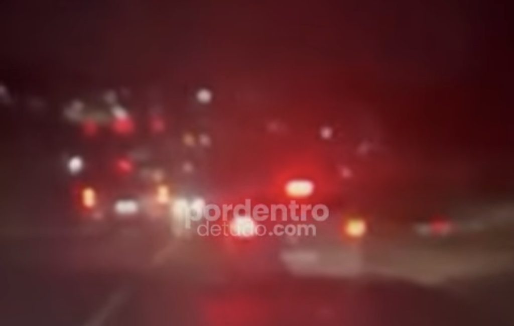 VÍDEO: Moradora flagra ônibus de viagem na contramão na MG-424 em Pedro Leopoldo