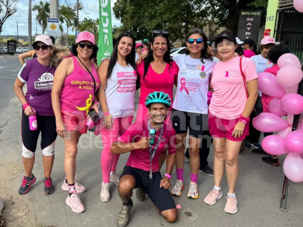 Caminhada Outubro Rosa reúne participantes em ação de conscientização em Pedro Leopoldo