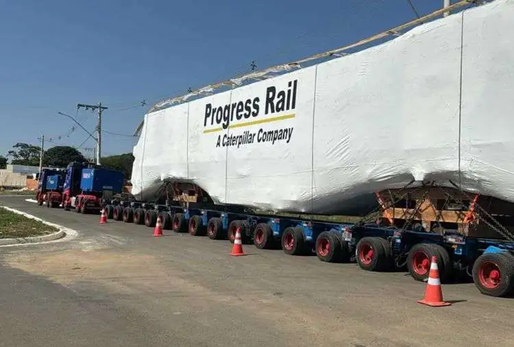 Caterpillar de Sete Lagoas entrega nova locomotiva à VLI e reforça contrato milionário de fornecimento