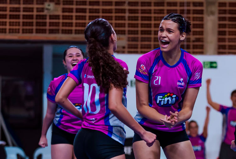 Meninas lutaram ponto a ponto com equipe de BH / Foto: Agência Photoland