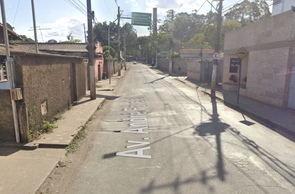 Motociclista causa colisão ao tentar ultrapassagem irregular em avenida de Matozinhos