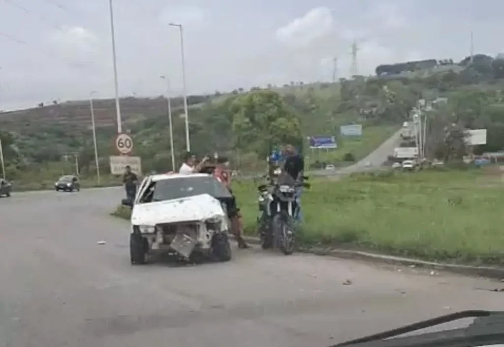VÍDEO: Acidente é registrado na Mg-424, em Pedro Leopoldo