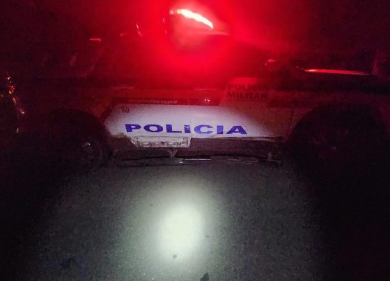 Caminhão se envolve em colisão dentro de pátio de empresa em Pedro Leopoldo