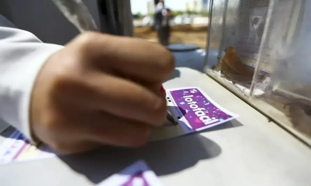 Lotofácil sai para o RJ e apostas de Capim Branco e Sete Lagoas ficam a um número do prêmio