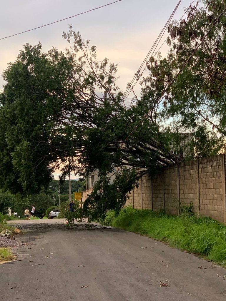 Mais de 24 horas sem energia revoltam moradores em Prudente de Morais