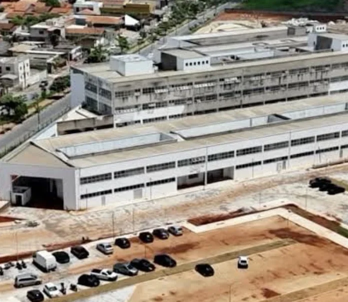 Romeu Zema vistoria obras do Hospital Regional de Sete Lagoas nesta segunda-feira (9/2)