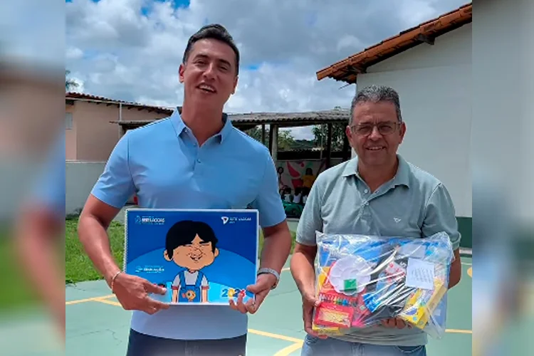 Sete Lagoas inicia entrega de mais de 15 mil kits escolares com homenagem a Zacarias