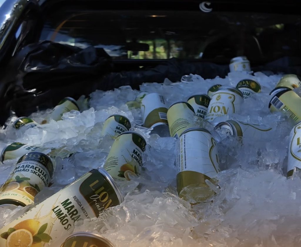 VÍDEO: Cervejaria Lion lança drink especial no Bloco Pequena Eva e comemora sucesso no Carnaval