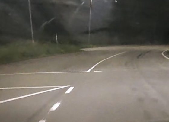 VÍDEO: DER-MG realiza pintura de sinalização na MG-424, no trevo da CSN, em Pedro Leopoldo