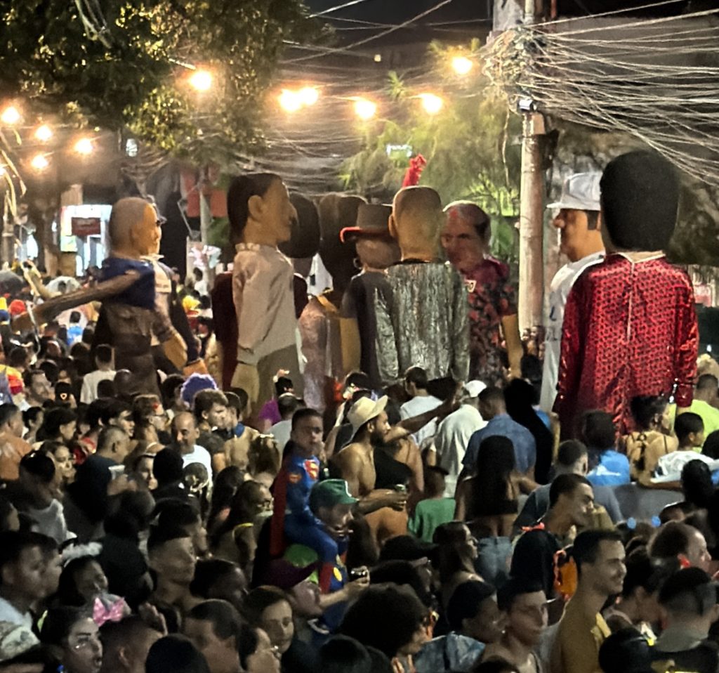 VIDEO: Enterro do boi emociona multidão e mantém tradição viva em Pedro Leopoldo